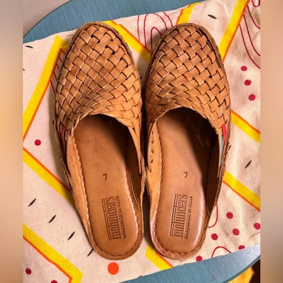 Mohinders Women’s Woven Slide Sandals - 7 honey with stripes - Picture 9 of 9